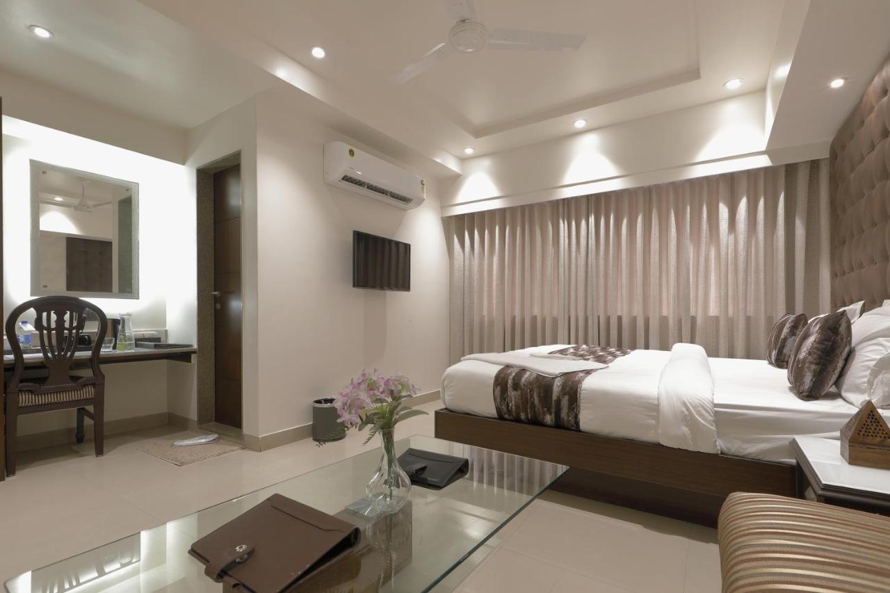 Hotel Ariana Residency Mumbai Exteriör bild