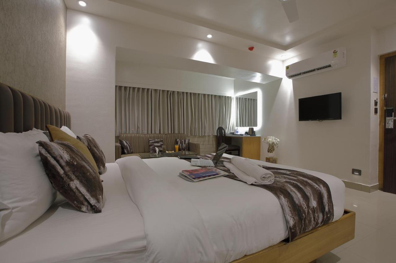 Hotel Ariana Residency Mumbai Exteriör bild