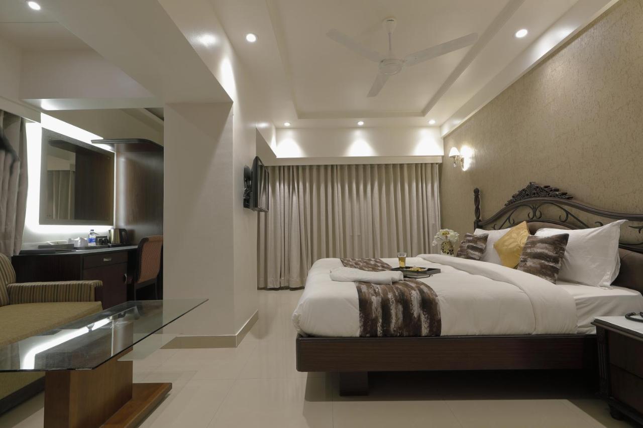 Hotel Ariana Residency Mumbai Exteriör bild