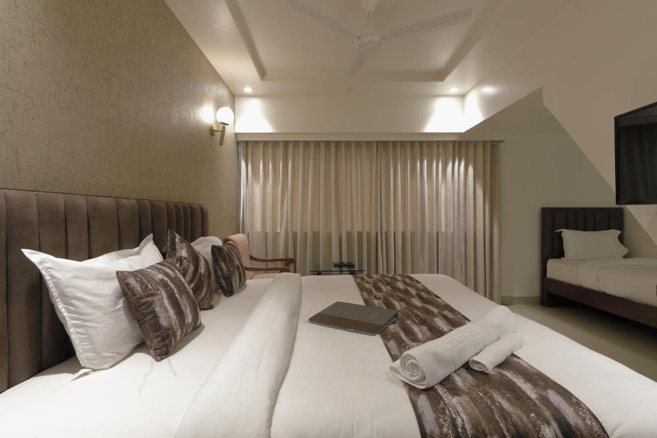 Hotel Ariana Residency Mumbai Exteriör bild