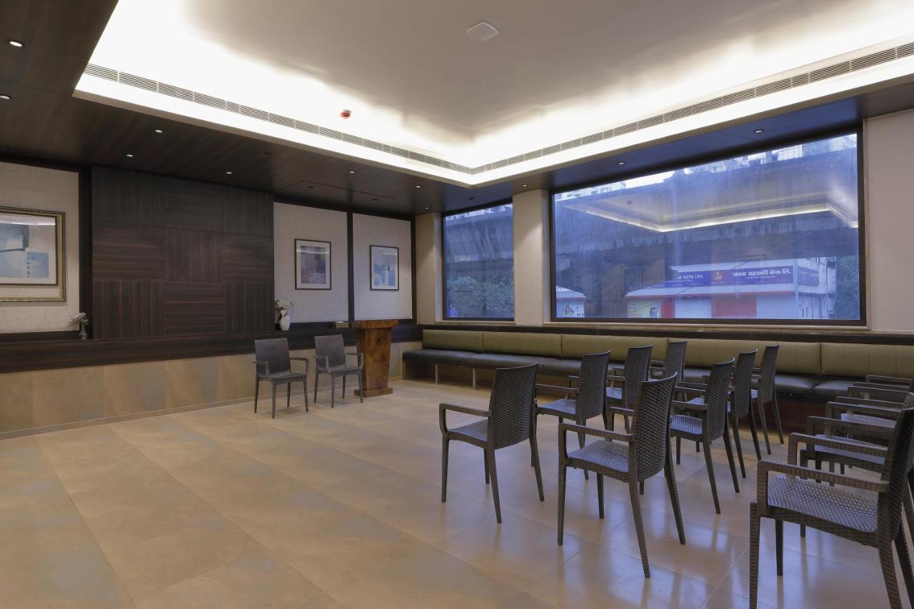 Hotel Ariana Residency Mumbai Exteriör bild