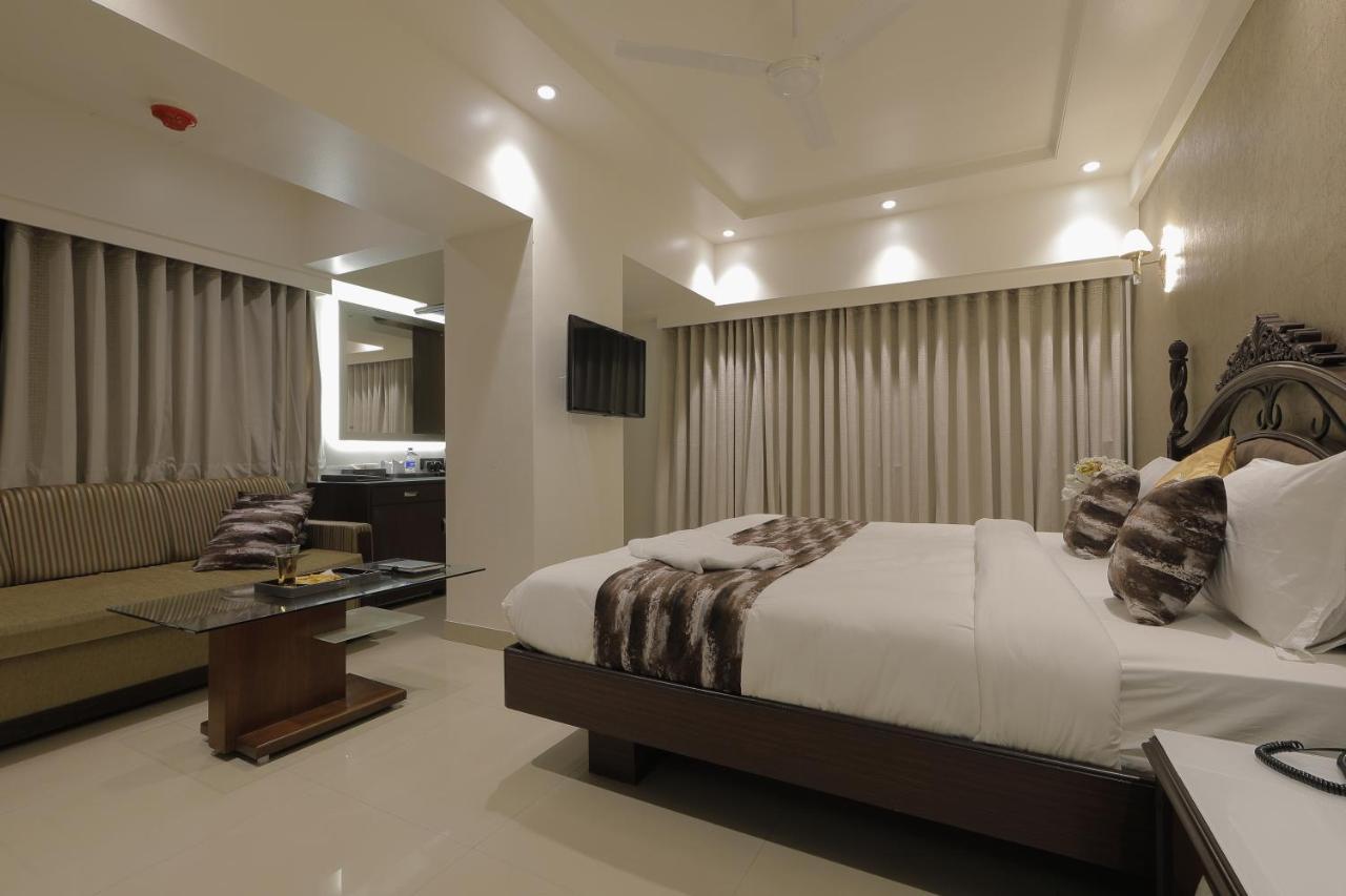 Hotel Ariana Residency Mumbai Exteriör bild